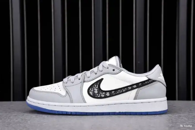 TBK LOW (DR shoe OG box) CN8607-002 JORDAN DR X 1 0603
